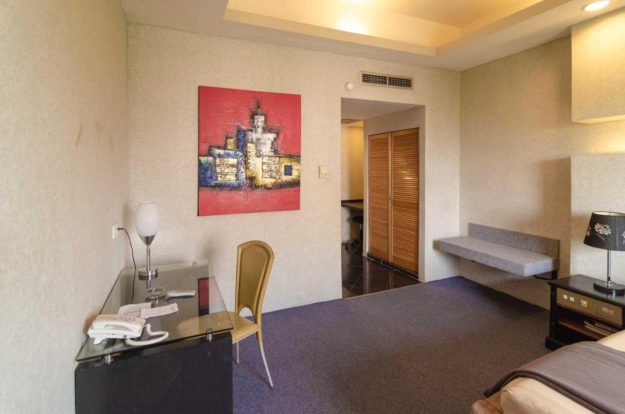 Hotel Peninsula Mangga Besar Dżakarta Zewnętrze zdjęcie
