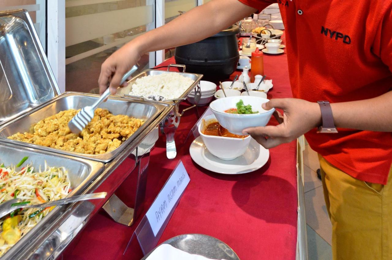 Hotel Peninsula Mangga Besar Dżakarta Zewnętrze zdjęcie