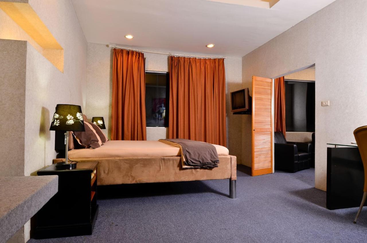 Hotel Peninsula Mangga Besar Dżakarta Zewnętrze zdjęcie