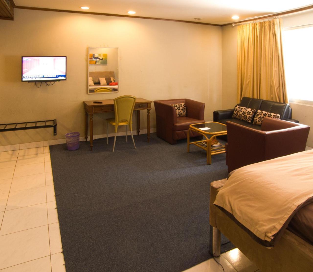 Hotel Peninsula Mangga Besar Dżakarta Zewnętrze zdjęcie