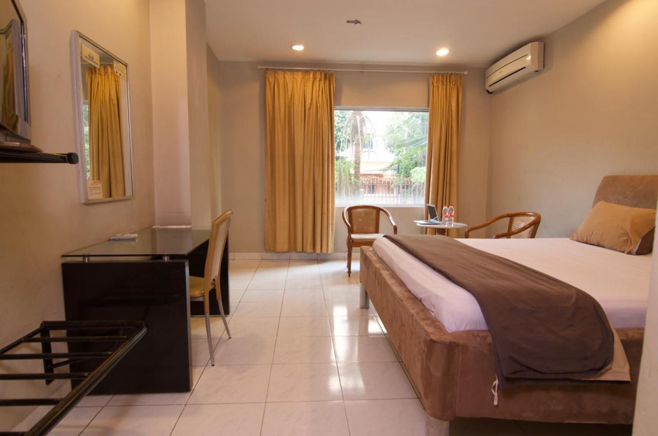 Hotel Peninsula Mangga Besar Dżakarta Zewnętrze zdjęcie